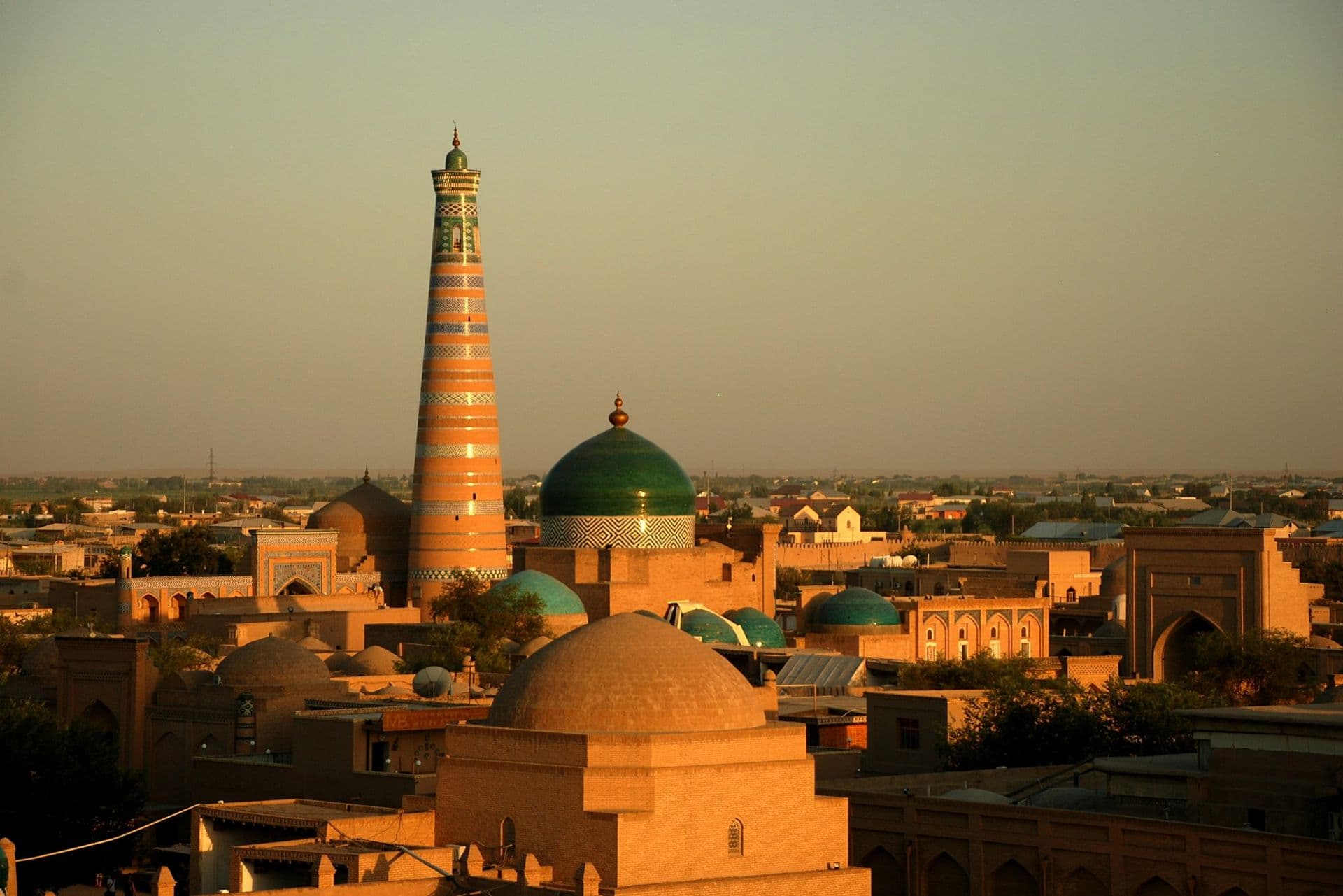 طريق الحرير الكبير مع خيوة